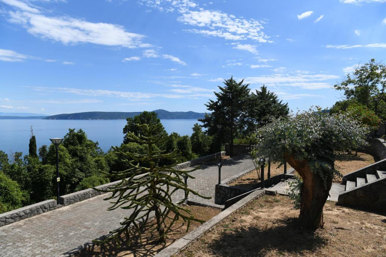 Apartments Near The Beach, With Terraces And Seaview At House B. Mošćenička Draga Buitenkant foto