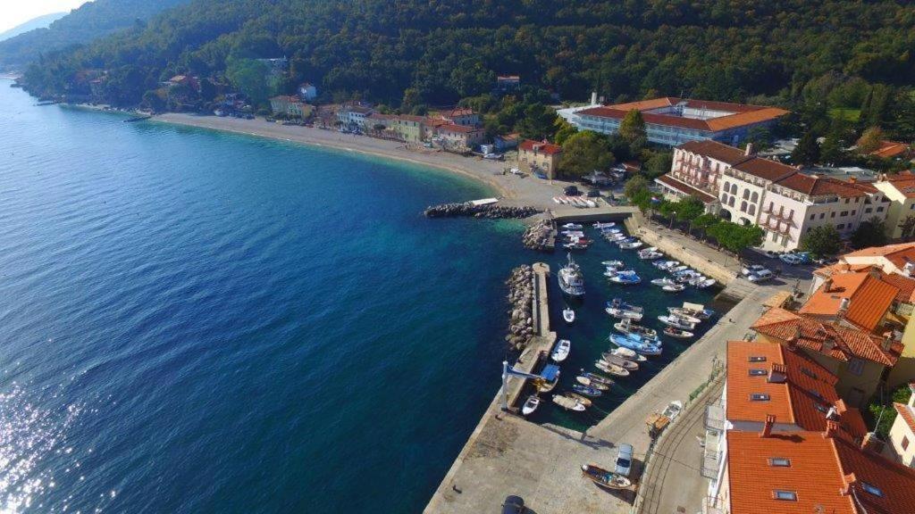 Apartments Near The Beach, With Terraces And Seaview At House B. Mošćenička Draga Buitenkant foto