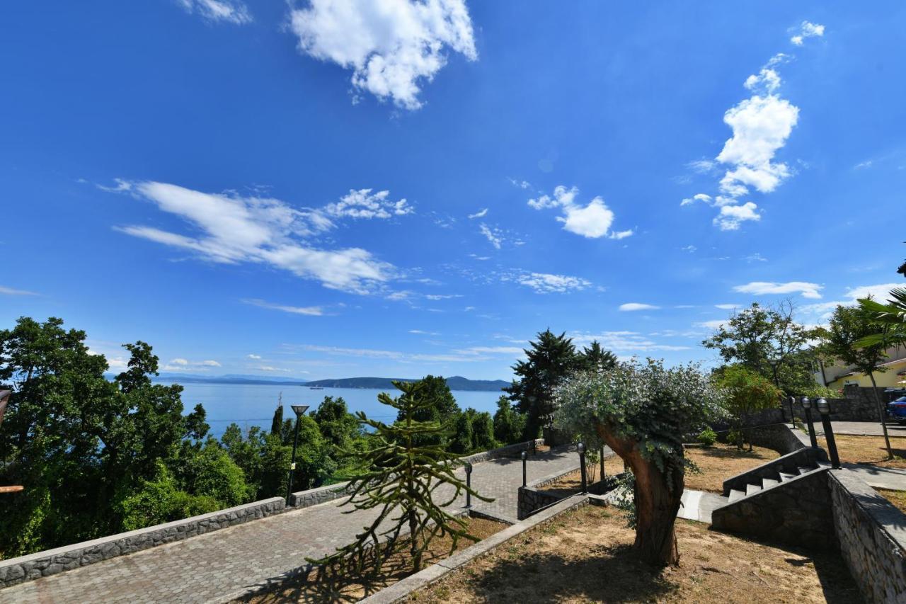 Apartments Near The Beach, With Terraces And Seaview At House B. Mošćenička Draga Buitenkant foto